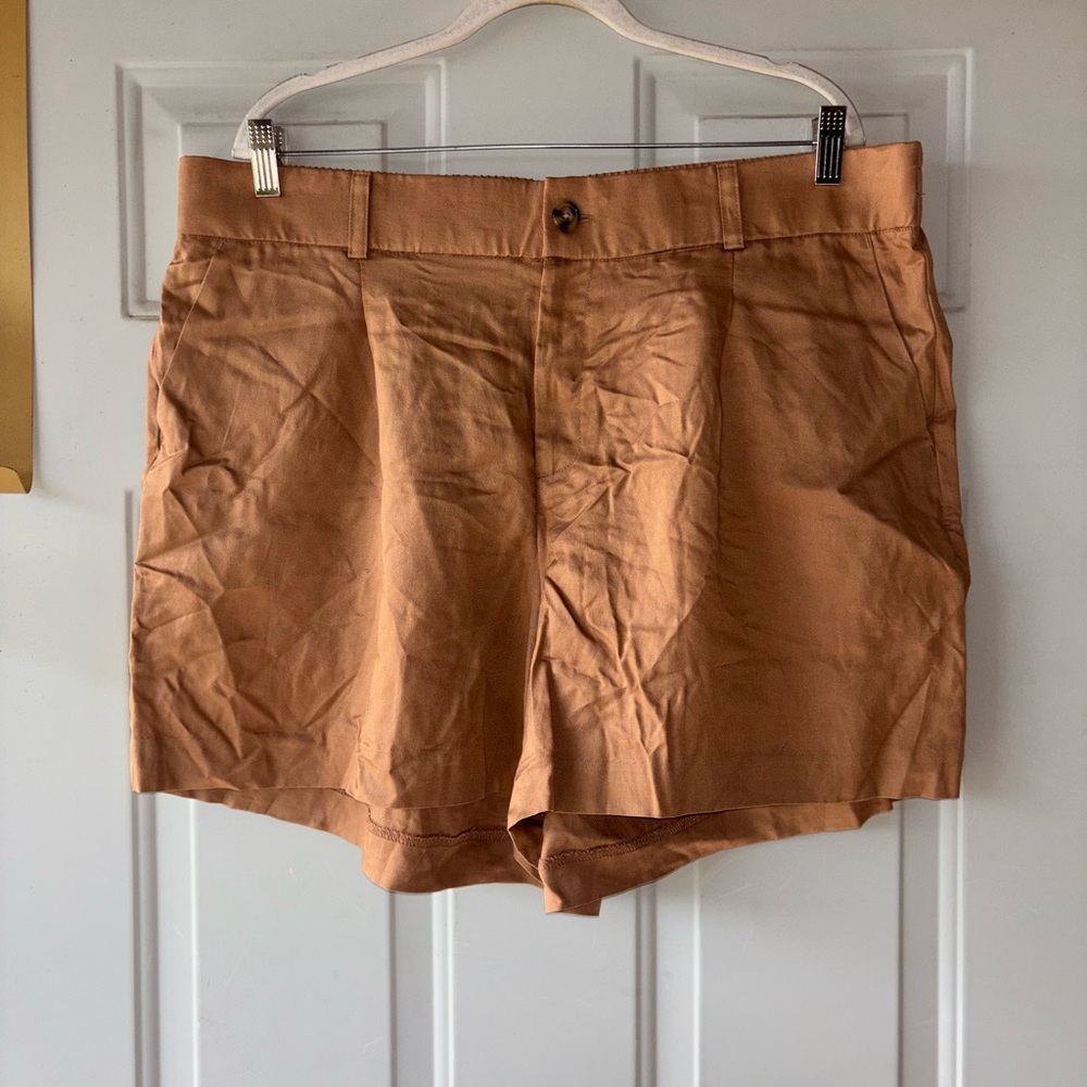 Torrid brown linen blend shorts size 18